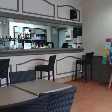 Le Lion D'or 酒店 Avrillé